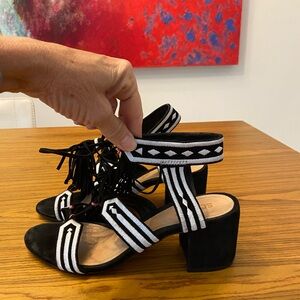 EUC Schutz Eurica Anthropologie Block Heel Sz 8